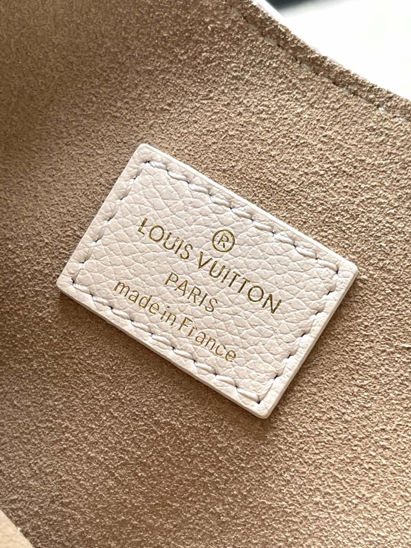 Louis Vuitton Hobo Bags
